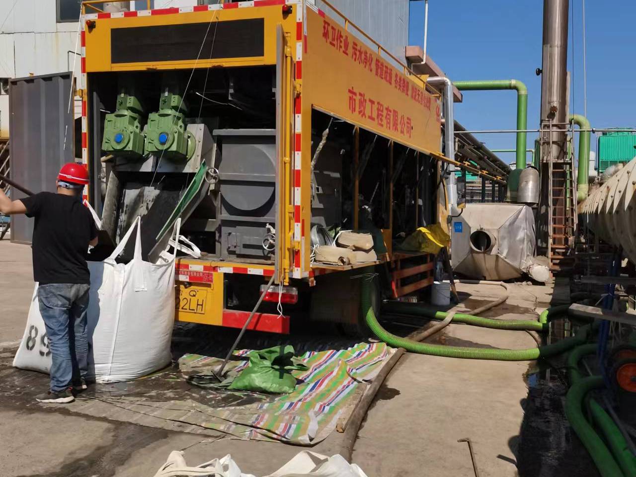 长垣淤泥压干处理